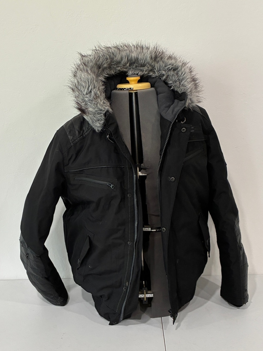Point Zero PZD 55 Series Men's Black Hooded Winter Jacket / Parka - Size Medium
